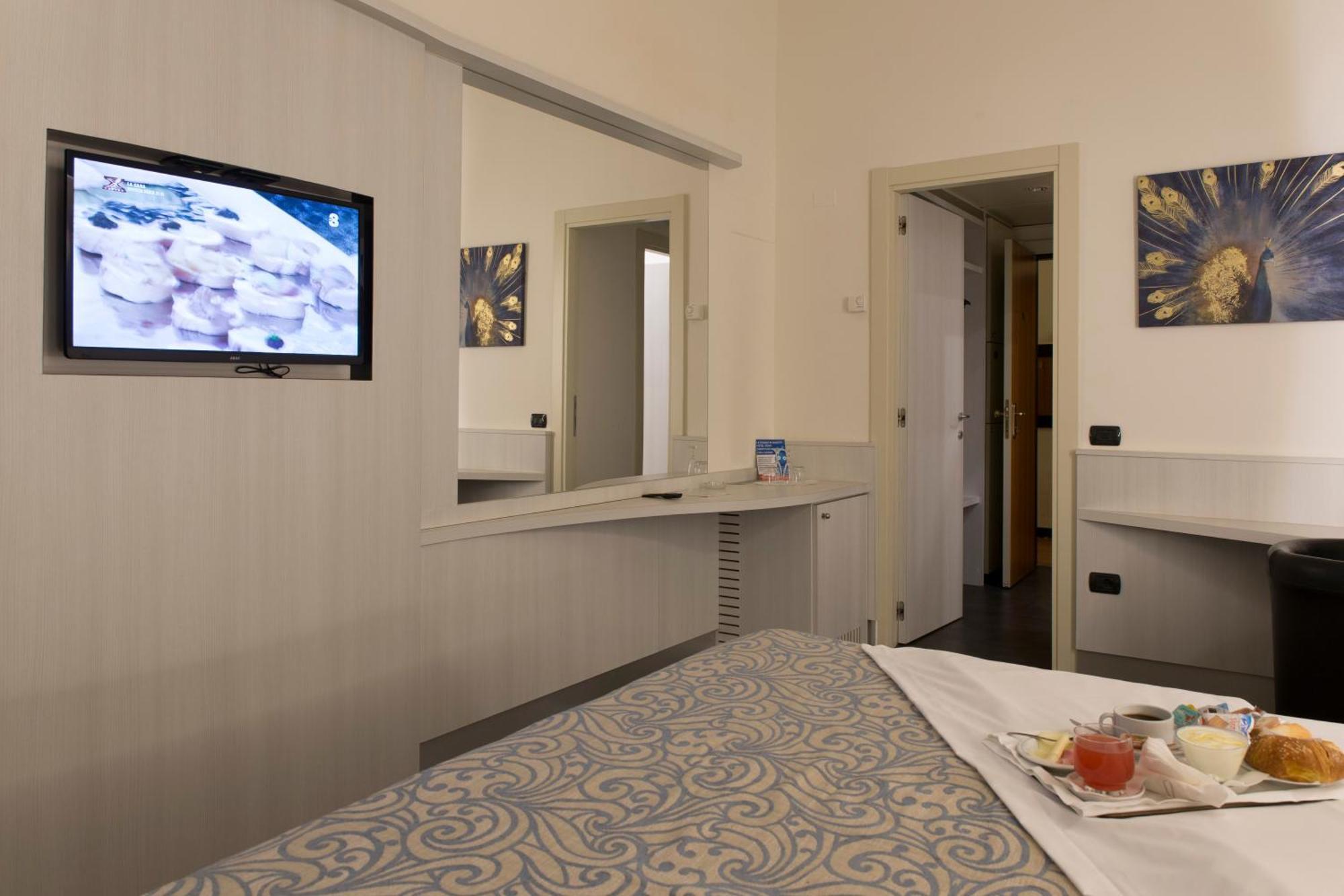 Hotel City Legnano Esterno foto